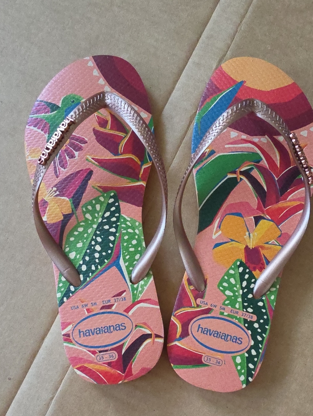 Havaianas hummingbird/tropical print flip flops-6